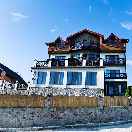 Svoi Hotel 帕利亚尼西亚 外观 照片